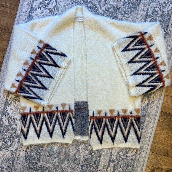 Like new Anthropologie Maya Aztec Kimono Cardigan. One size.Super soft and cozy. - Picture 6 of 6